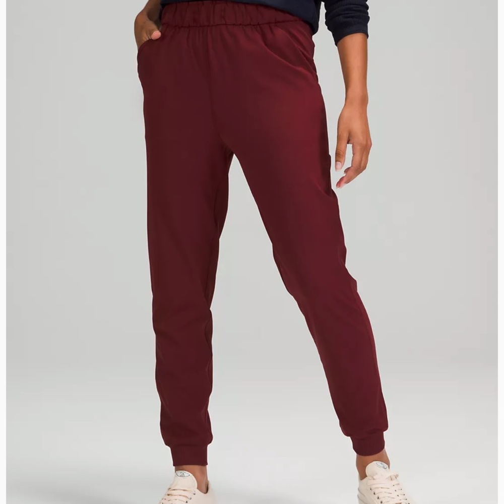 Lululemon Stretch High-Rise Jogger 
Full Length